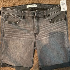 Abercrombie brand new shorts size 28